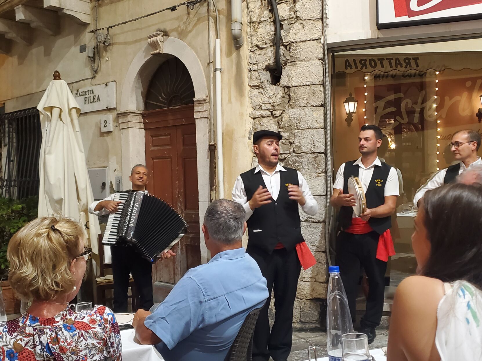 LC2 Sidewalk Serenaders Taormina.jpg